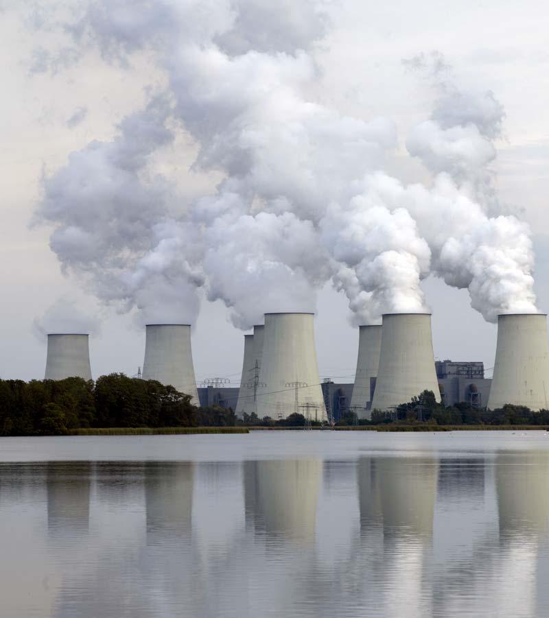 Det svenska brunkolskraftverket Jänschwalde i Tyskland visar bristerna i Reinfeldts klimatpolitik.