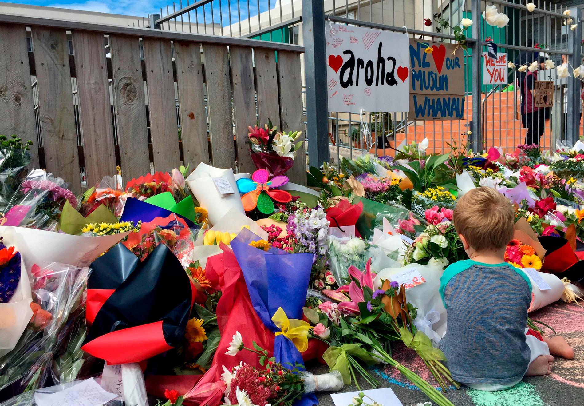 Blommor vid ett muslimskt centrum i nyzeeländska huvudstaden Wellington.