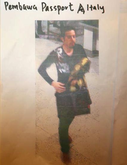Mannen på bilden som Interpol släppt har identifierats som Delavar Seyedmohammaderza, 29.
