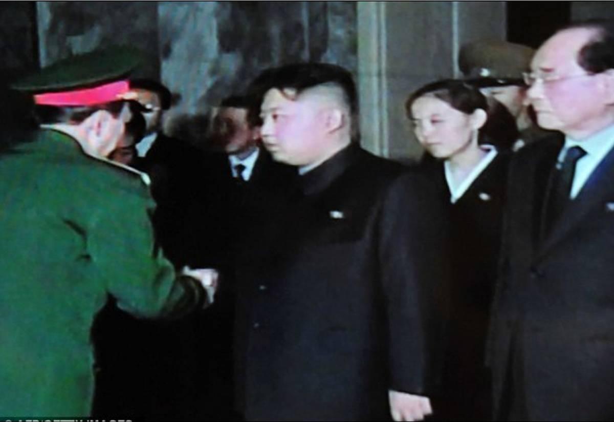 Kim Jong-un med nya frun.