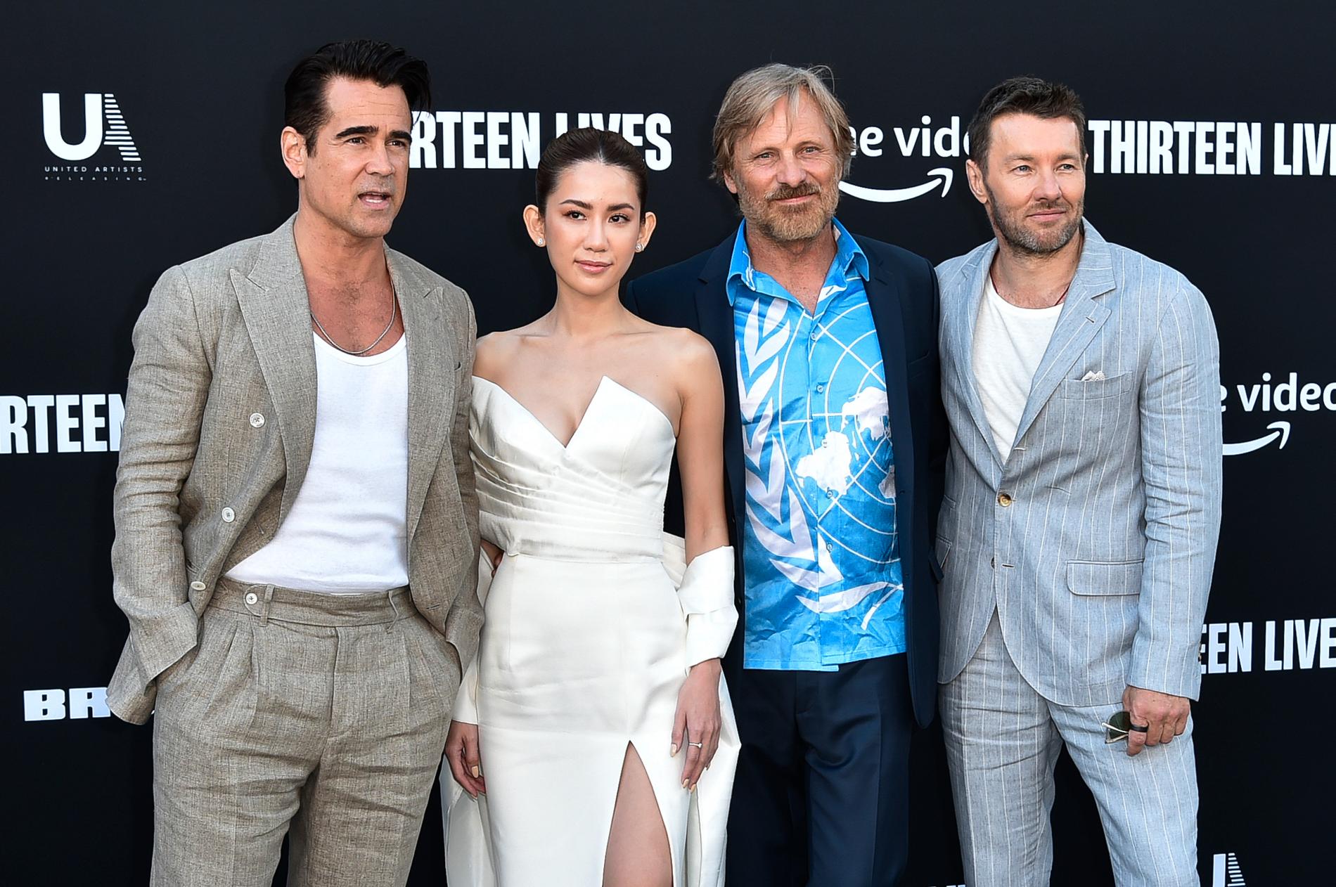Colin Farrell, Pattrakorn "Ploy" Tungsupakul, Viggo Mortensen och Joel Edgerton under premiären av ”Thirteen lives” i torsdags. 