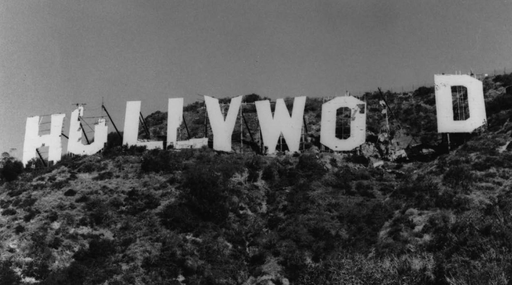 1978 var Hollywoodskylten så förfallen att en kampanj inleddes för att rädda den.