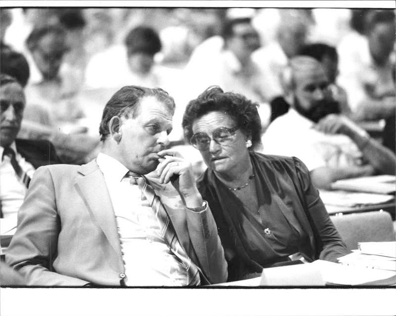 Thorbjörn Fälldin och Karin Söder under Center­partiets partistämma 1985.