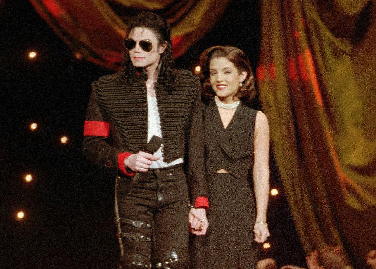 Michael Jackson och Lisa Marie Presley på MTV Video Music Awards den 8 september 1994. Under en kort period var de gifta.