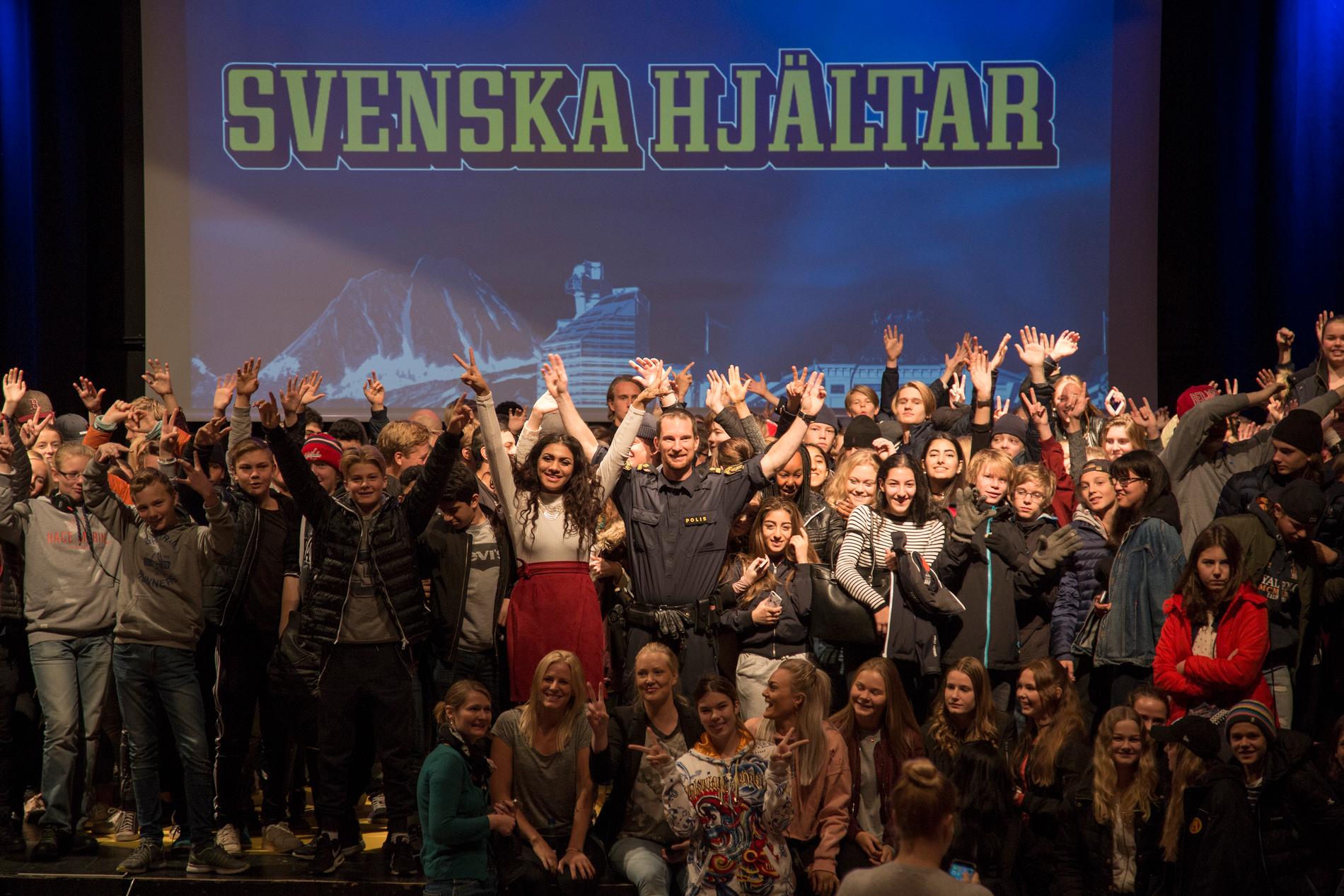 700 elever var på plats i Karlstad för att diskutera ämnen som civilkurage och mobbning med Svenska Hjältars team.