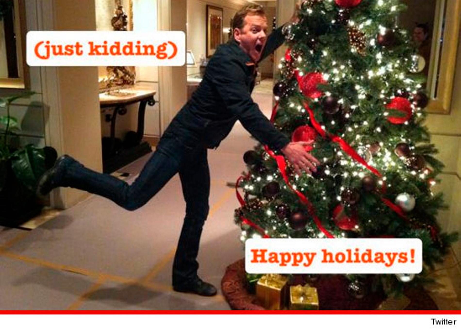 Kiefer Sutherland Lite på sniskan på sitt julkort hamnar vår gode vän Kiefer