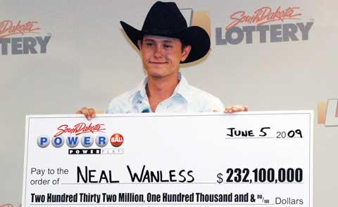 Nael Wanless, 23, heter North Dakotas miljardvinnare. Han lovar att han inte ska slösa bort pengarna. Foto: Scanpix