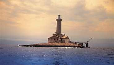 Ön Porer   en prick i det Adriatiska havet. Havsutsikt garanteras.