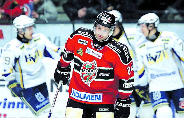 MARDRÖMMEN Niklas Sundström deppar efter förlusten i kaosmatchen mot HV71.