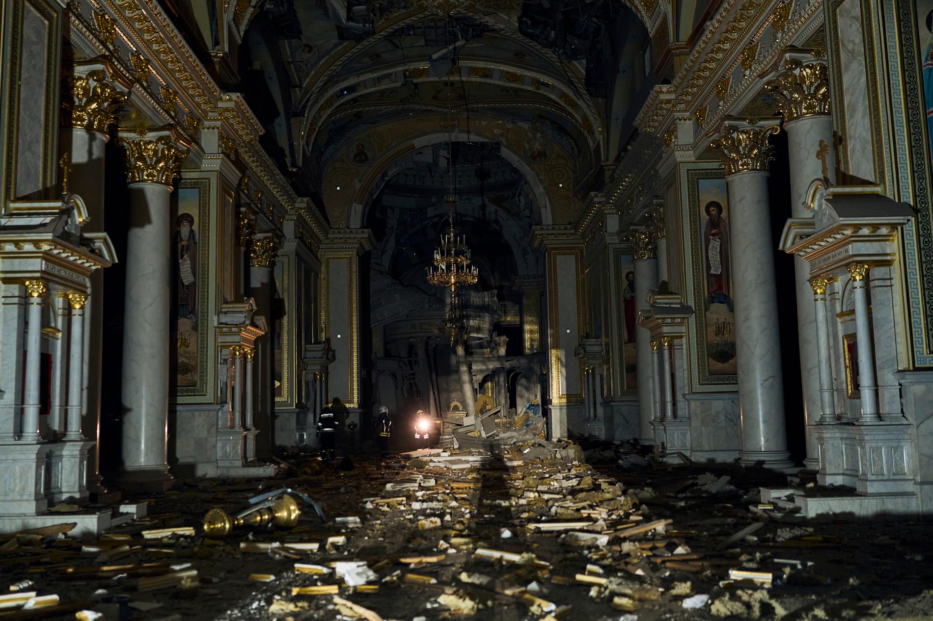 Förstörelse i katedralen i Odessa. 