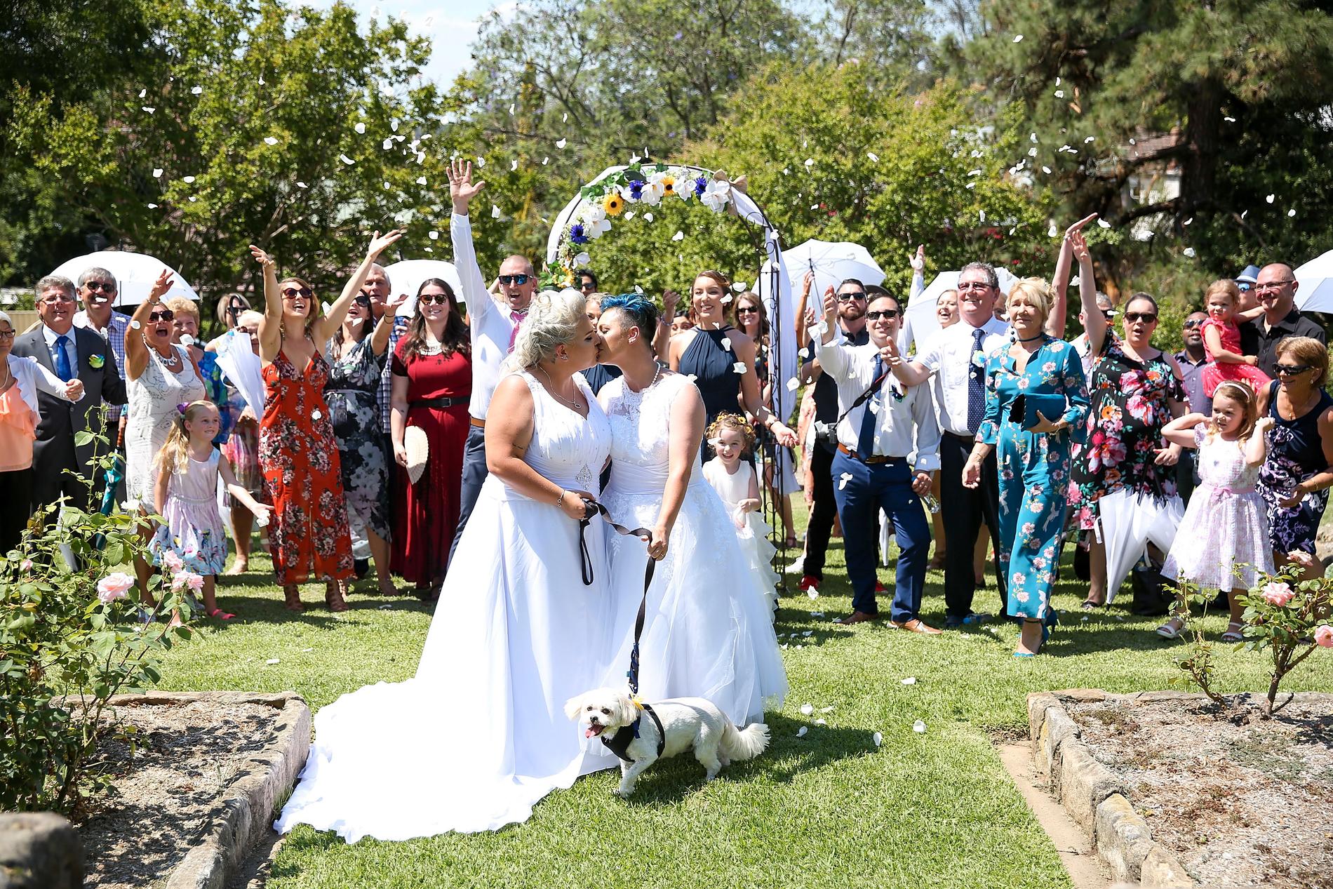 Lauren Price och Amy Laker är ett av de första homosexuella paren som gift sig i Australien. 