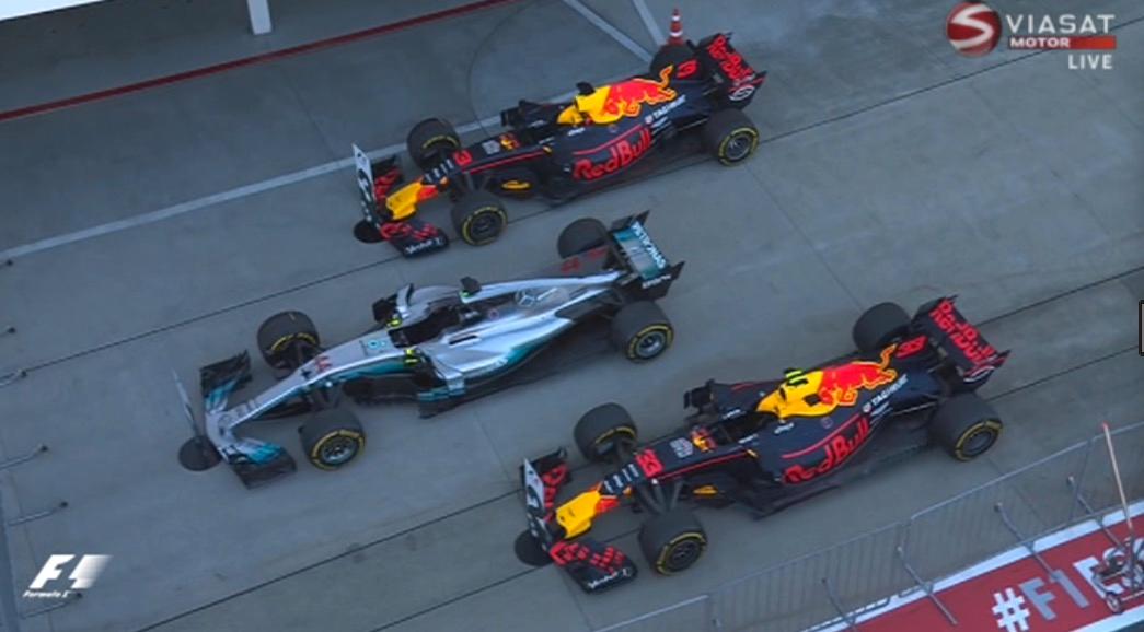 3:an Daniel Riccardio, 2:an Max Verstappen och 1:an Lewis Hamilton uppradade efter racet.