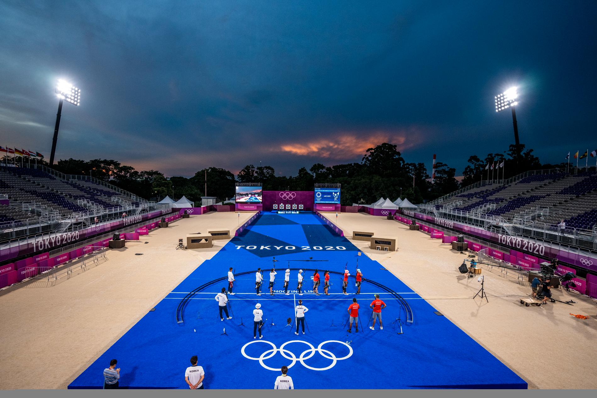 Sydkorea har låtit bygga en kopia av OS-arenan med identiska färger, tavlor, plattformar, kamerapositioner så att de aktiva vänjer sig vid vad som komma skall.