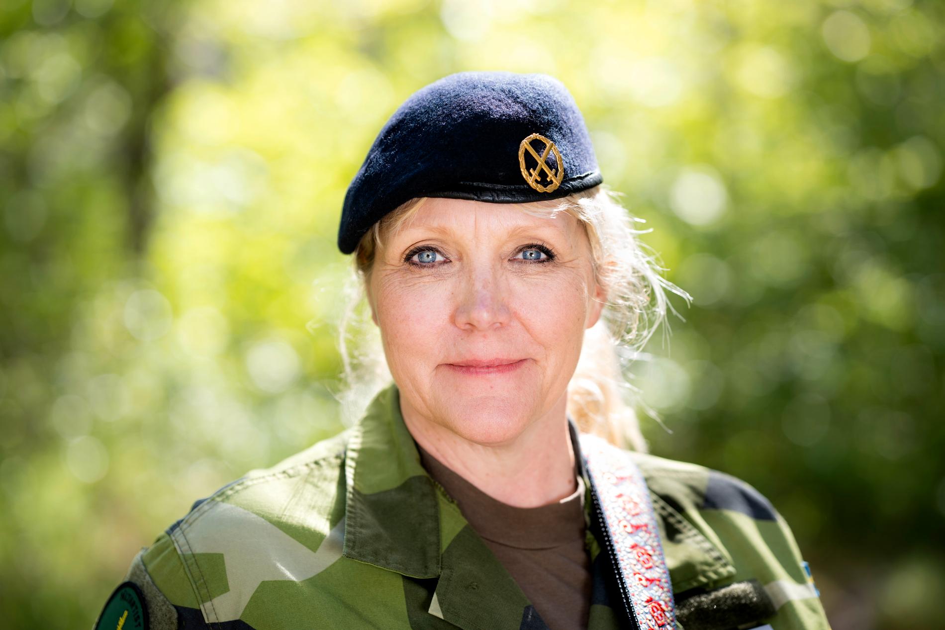 Maria Almlöv, major och ordförande för Försvarets fältartister.