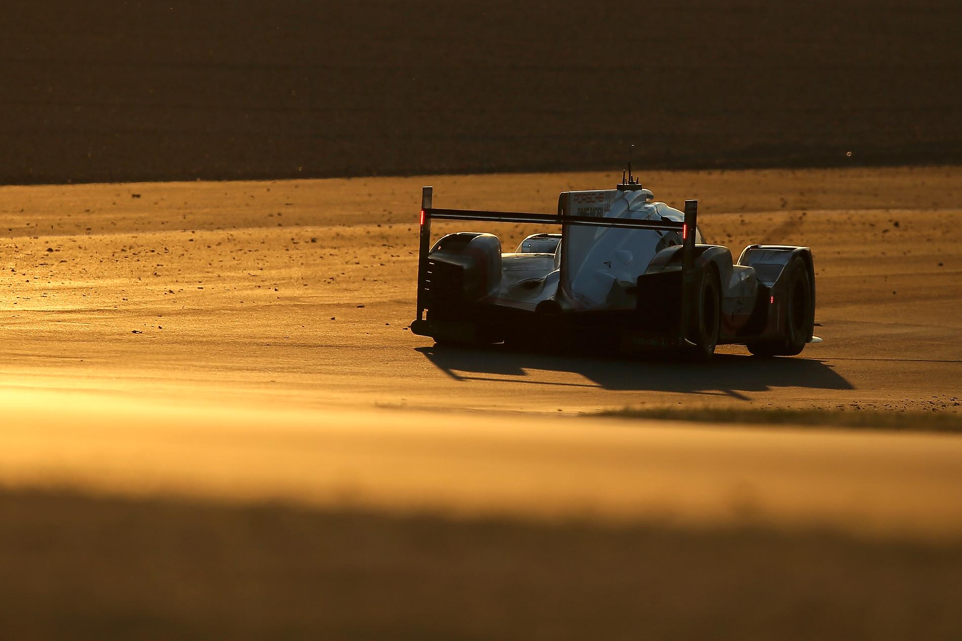 Porsche vann Le Mans klassiska 24-timmarslopp för tredje året i rad.