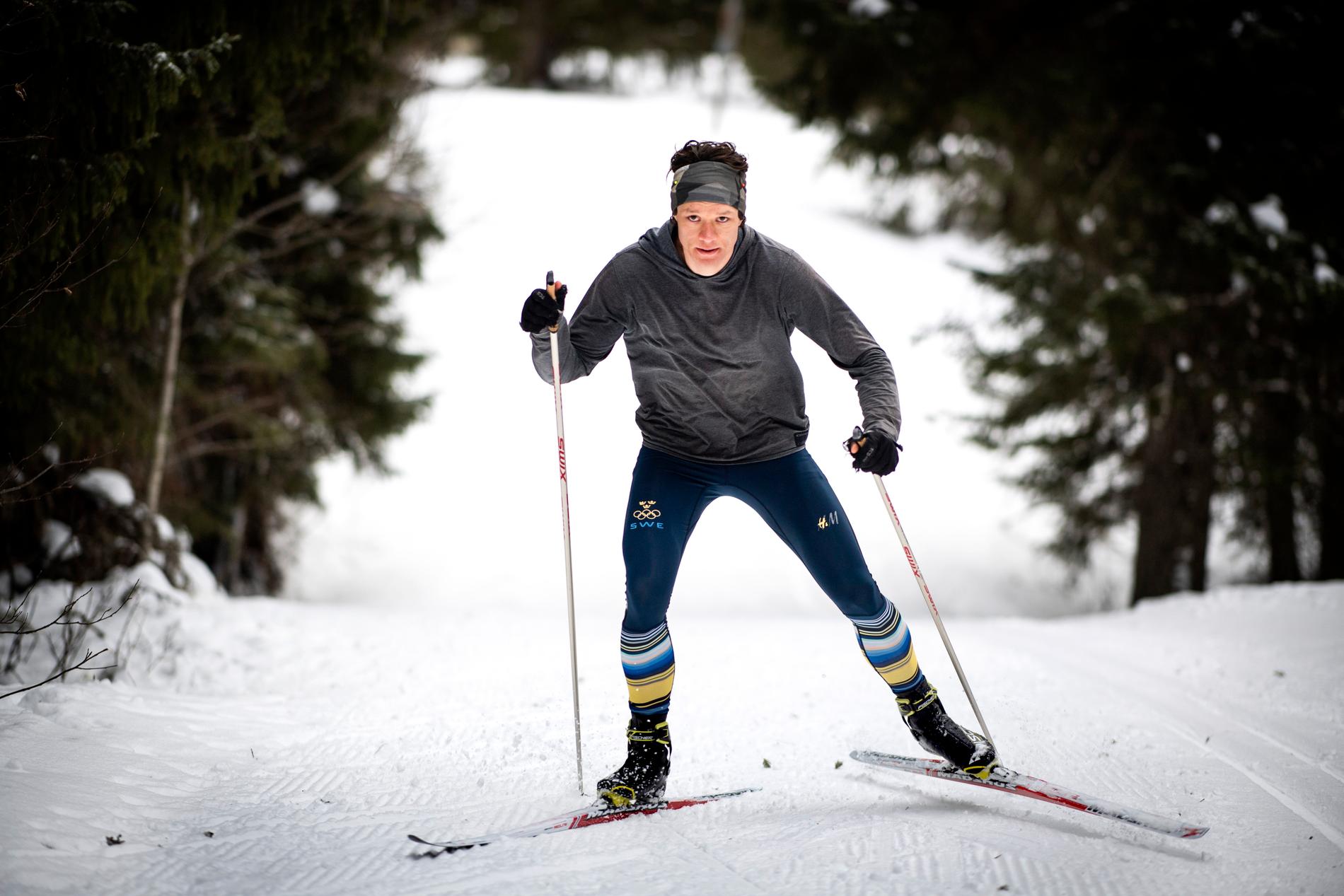 "Min plan är att vara bäst på skridskor genom att åka skidor", säger Nils van der Poel med flåset i halsen.