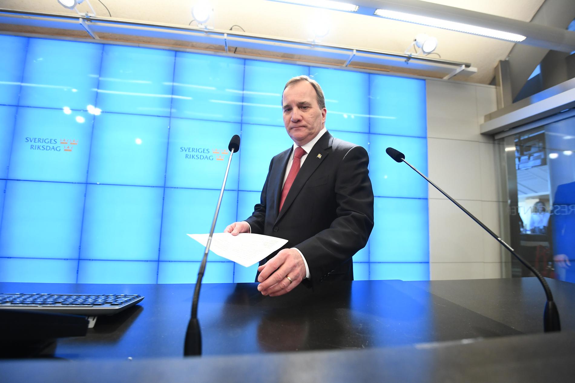 Stefan Löfven möter pressen i riksdagshuset efter att ha röstats fram till Statsminister.