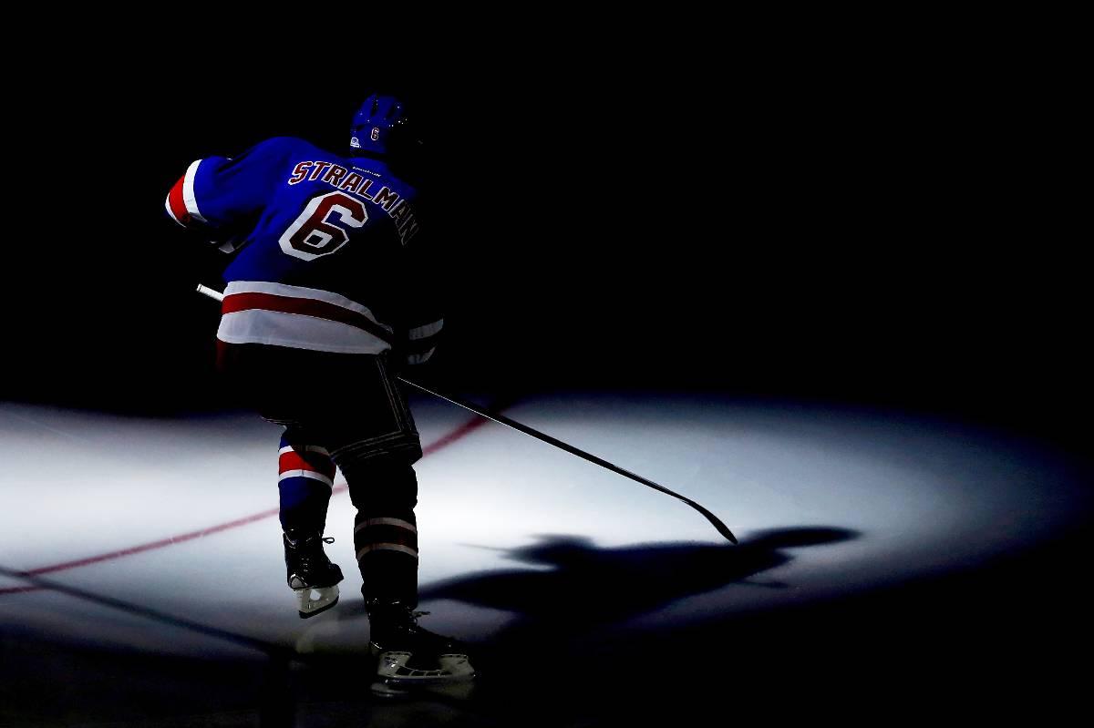 Hårdför back Anton Strålman har växt fram till en av NY Rangers viktigaste backklippor – men vägen dit har varit krokig. Hans fjärde säsong i NHL kantades av skador och återkommande infektionssjukdomar.
