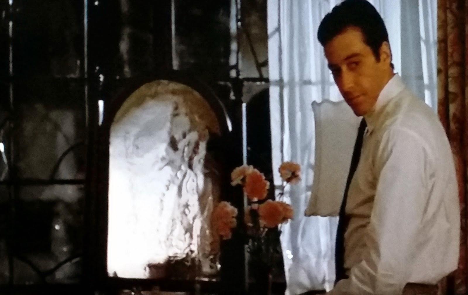 Michael Corleone (Al Pacino) i sovrummet.