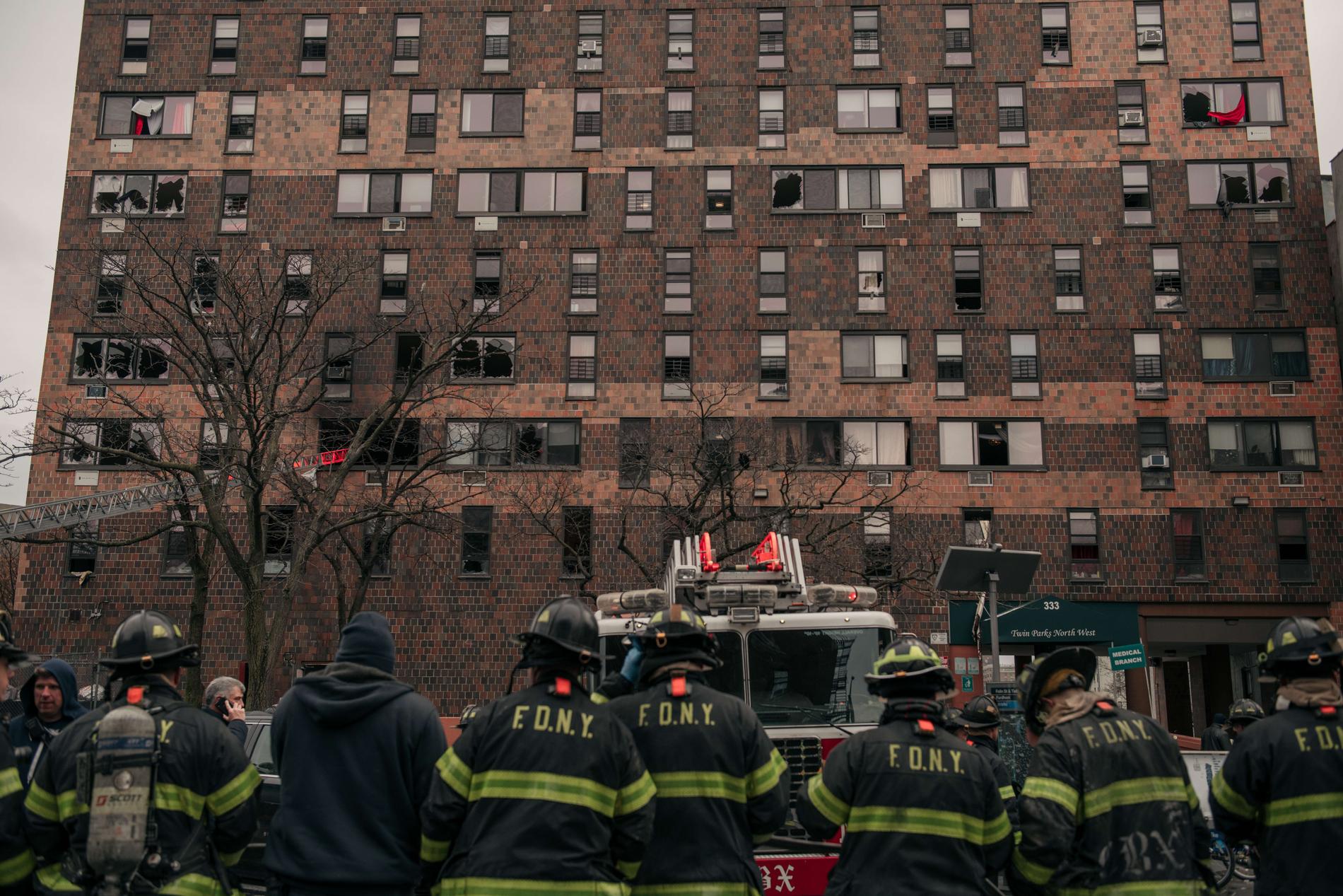 19 människor, varav nio barn, dog i branden i Bronx. 