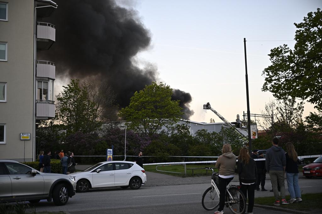 Röken från branden syns från stora delar av Malmö.