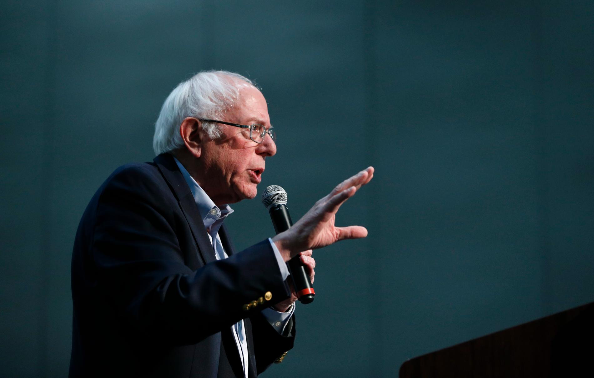 Vermontsenatorn Bernie Sanders kampanjtalar i Sioux City i Iowa.