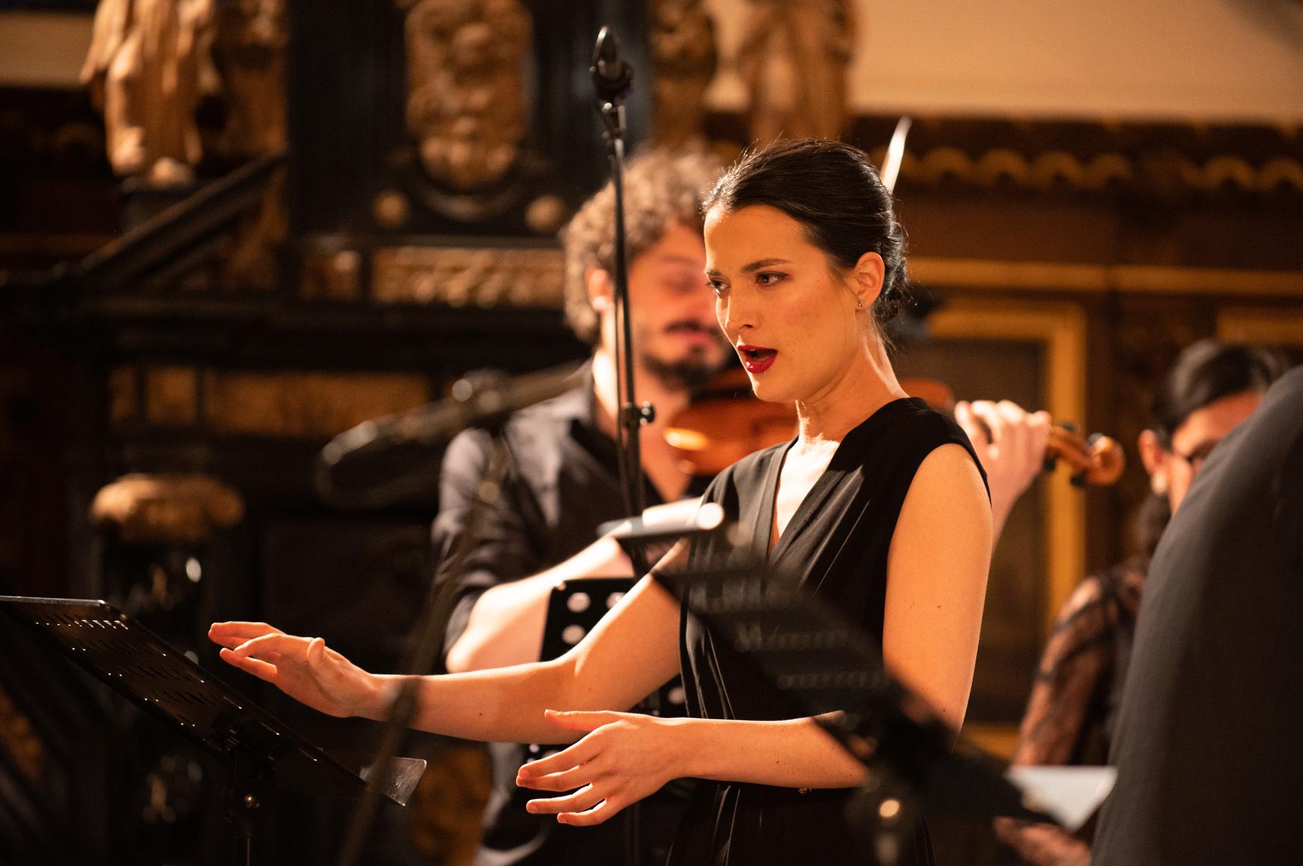 Natalie Pérez och den spanska ensemblen Los Elementos på Stockholm Early Music Festival i Tyska kyrkan.