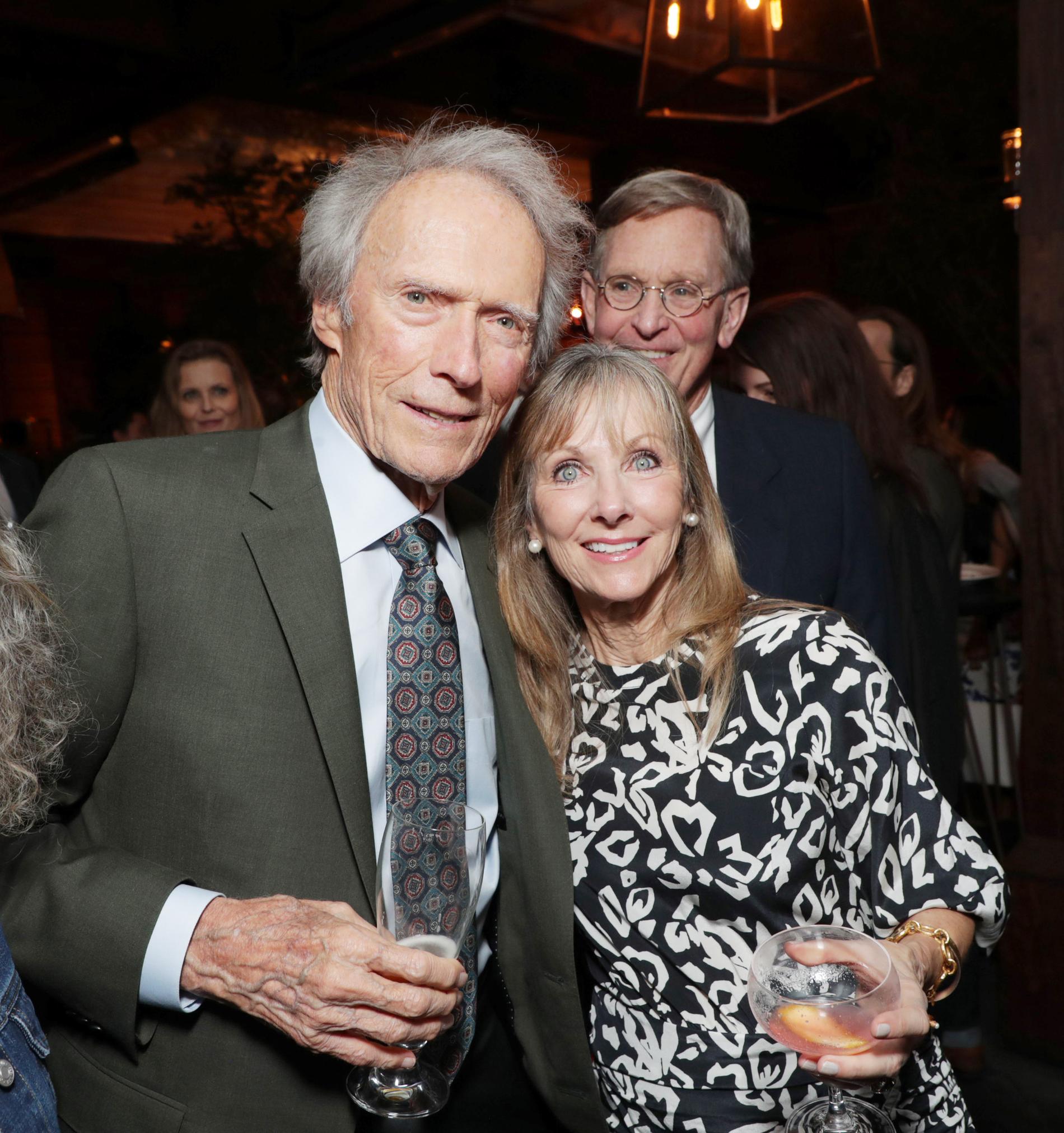 Clint Eastwood tillsammans med dottern Laure Eastwood på premiären av The Mule i Los Angeles.