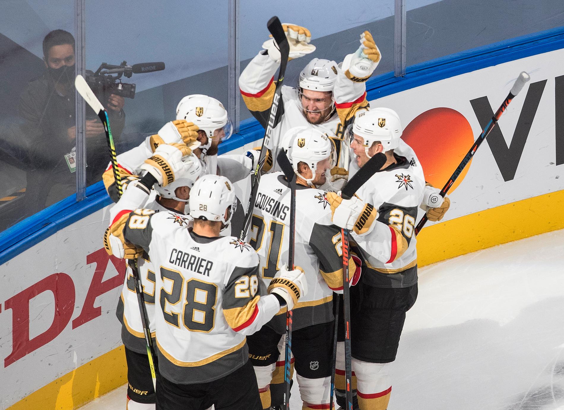 Vegas firar segern över Colorado i NHL-ishockeyn.