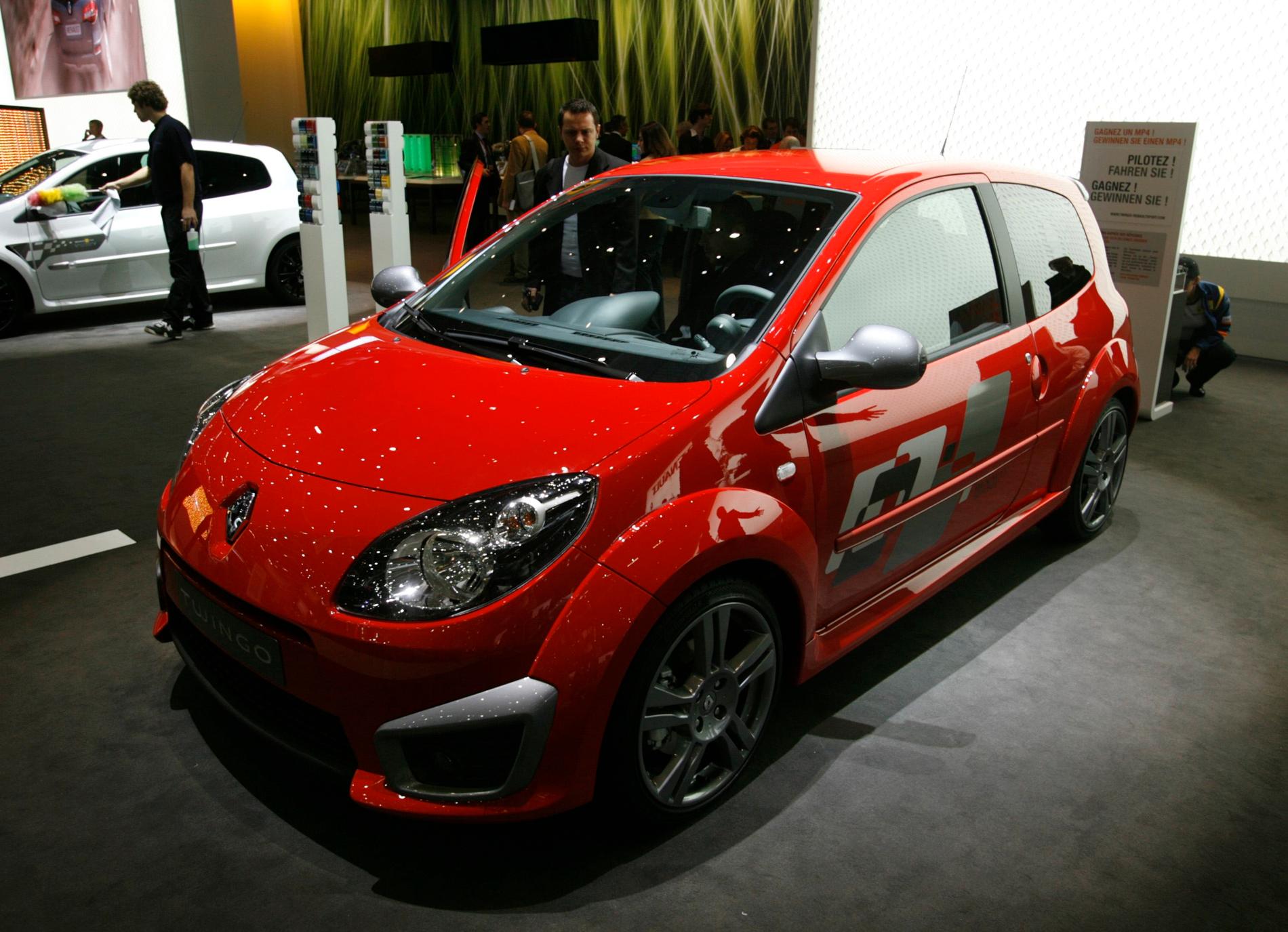 En Renault Twingo Sport i rött