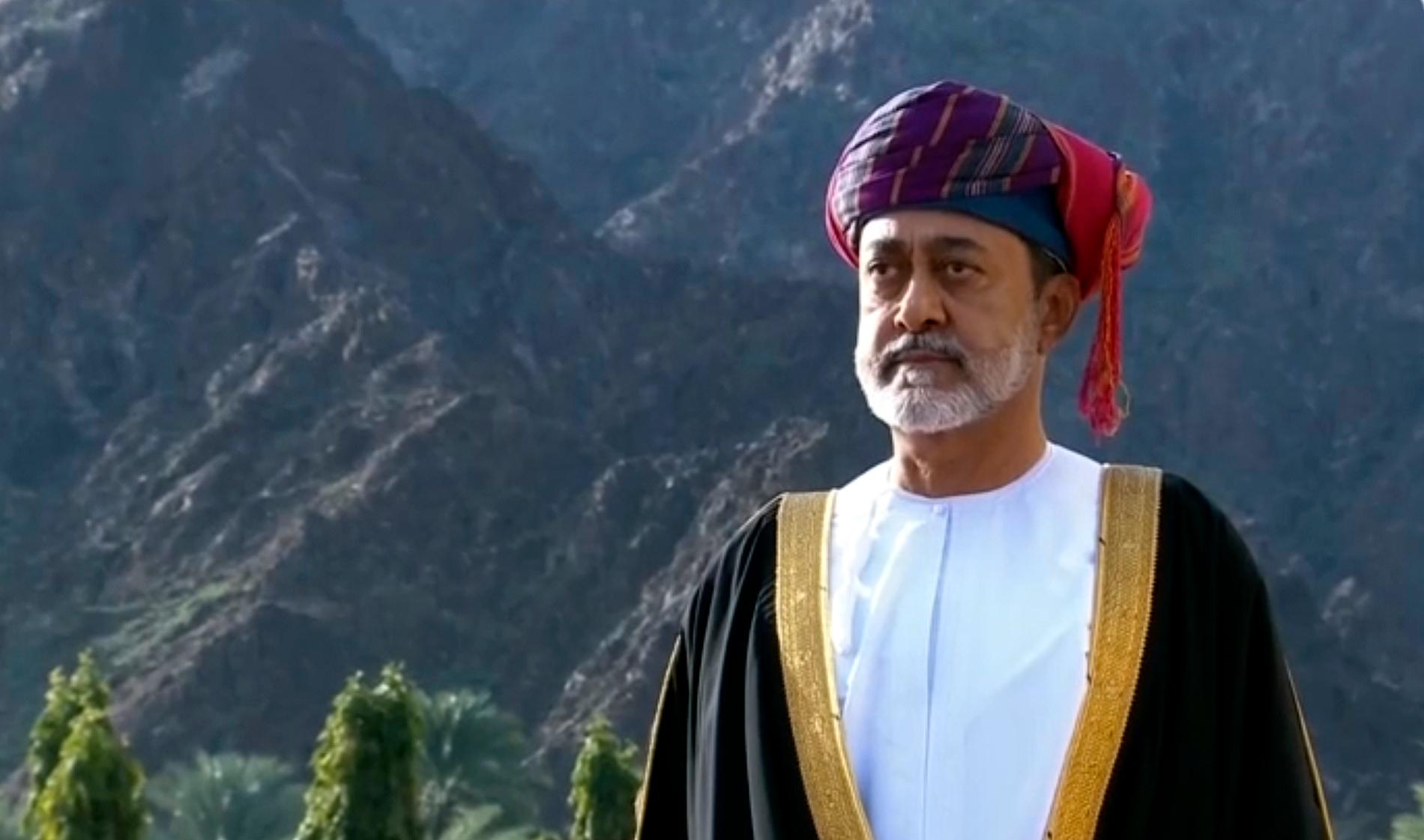 Sultan Haitham bin Tariq stryker föregångarens namn ur Omans nationalsång. Arkivbild.