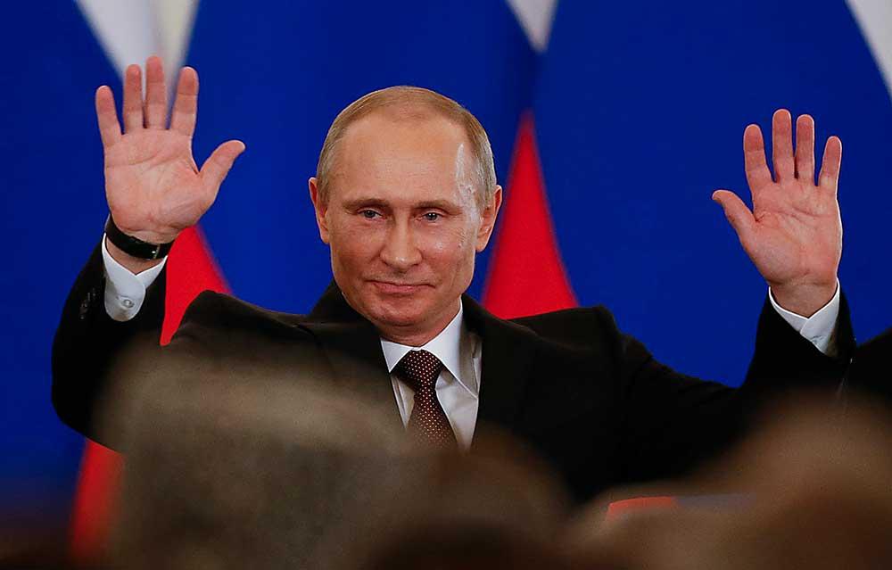 Putin efter att officiellt ha annekterat Krim