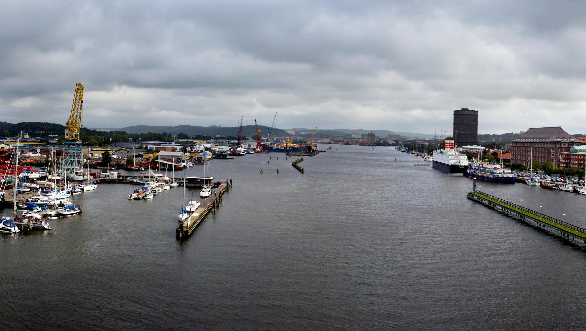 Fartyget på Göta älv fick teknikproblem, vilket ledde till att broar nödöppnades. Utsikt över älven från Götaälvbron. Arkivbild