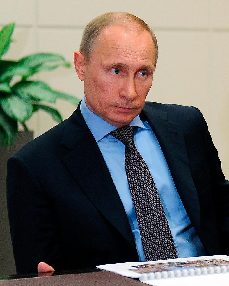 Vladimir Putins auktoritet lockar mer än Jatsenjuks rebellregering.