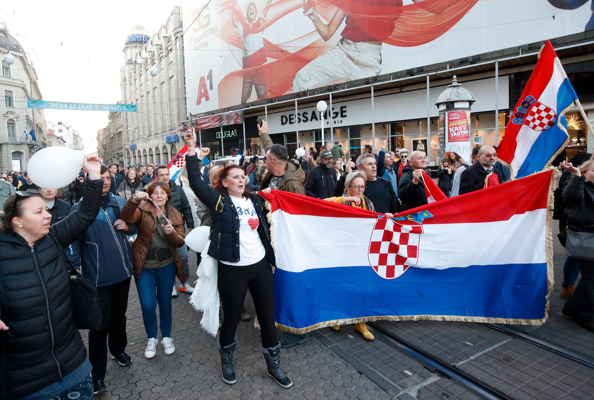 Demonstration mot restriktioner och covid-19-vaccin i Zagreb, Kroatien, i lördags.