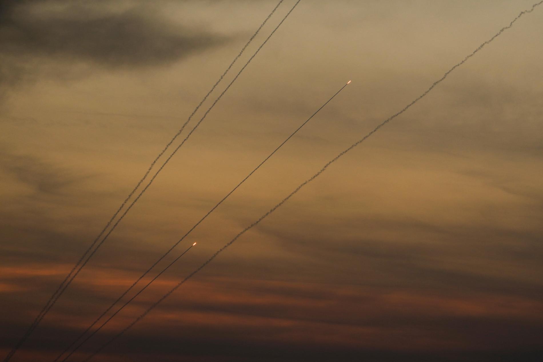  Raketer från Gazaremsan på väg mot Israel.