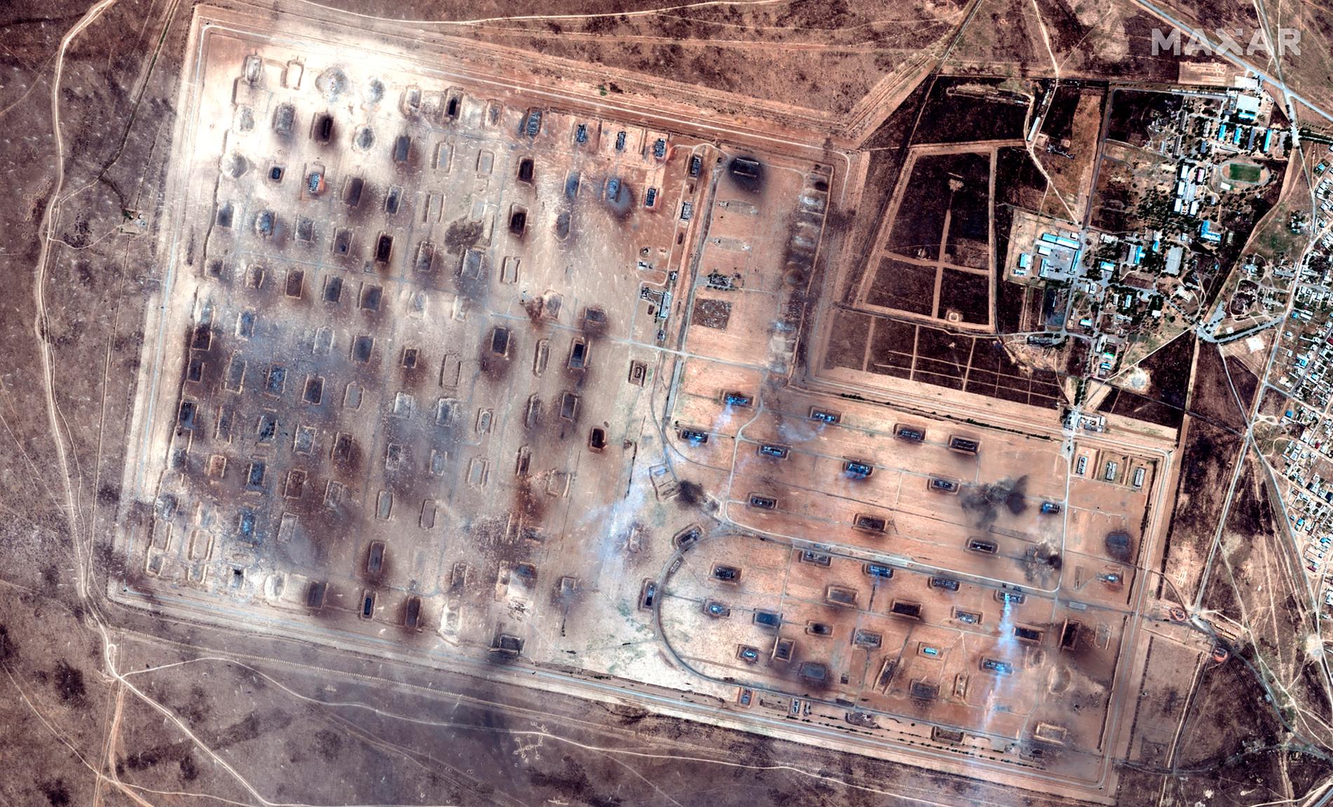 Satellitbilder visar förödelsen på den enorma militäranläggningen i Kazakstan.