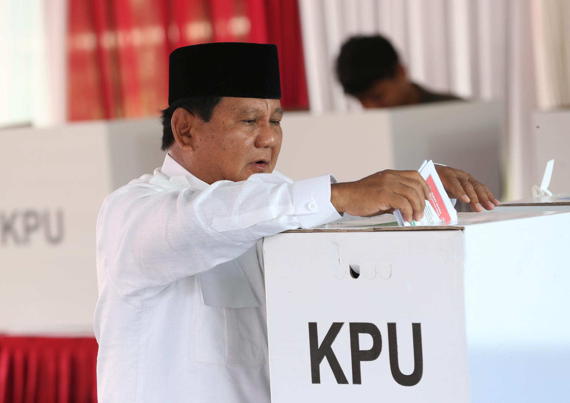 Presidentkandidaten Prabowo Subianto säger sig vara optimistisk trots att han ligger under i opinionsmätningarna.