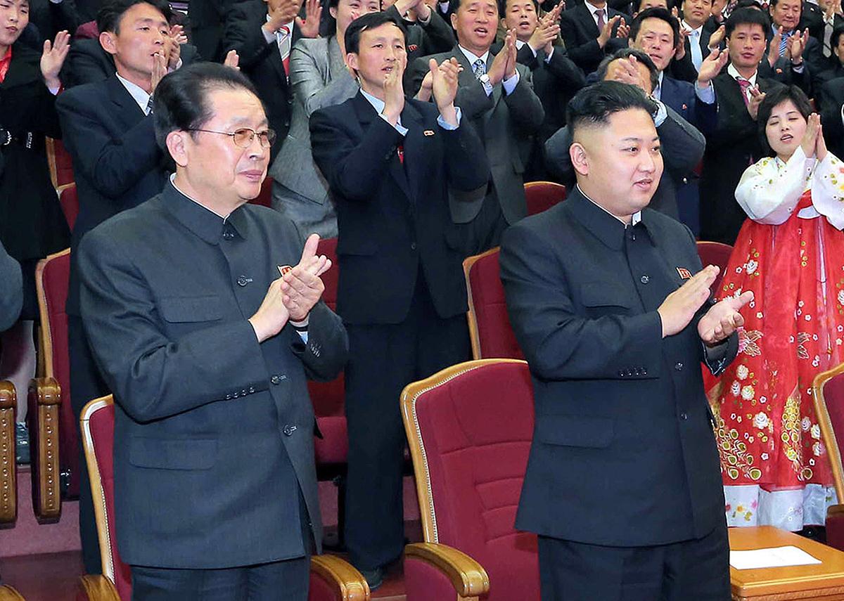 Jang Song-Thaek var Kim Jong-Uns farbror och högra hand. Nu har han avrättats.