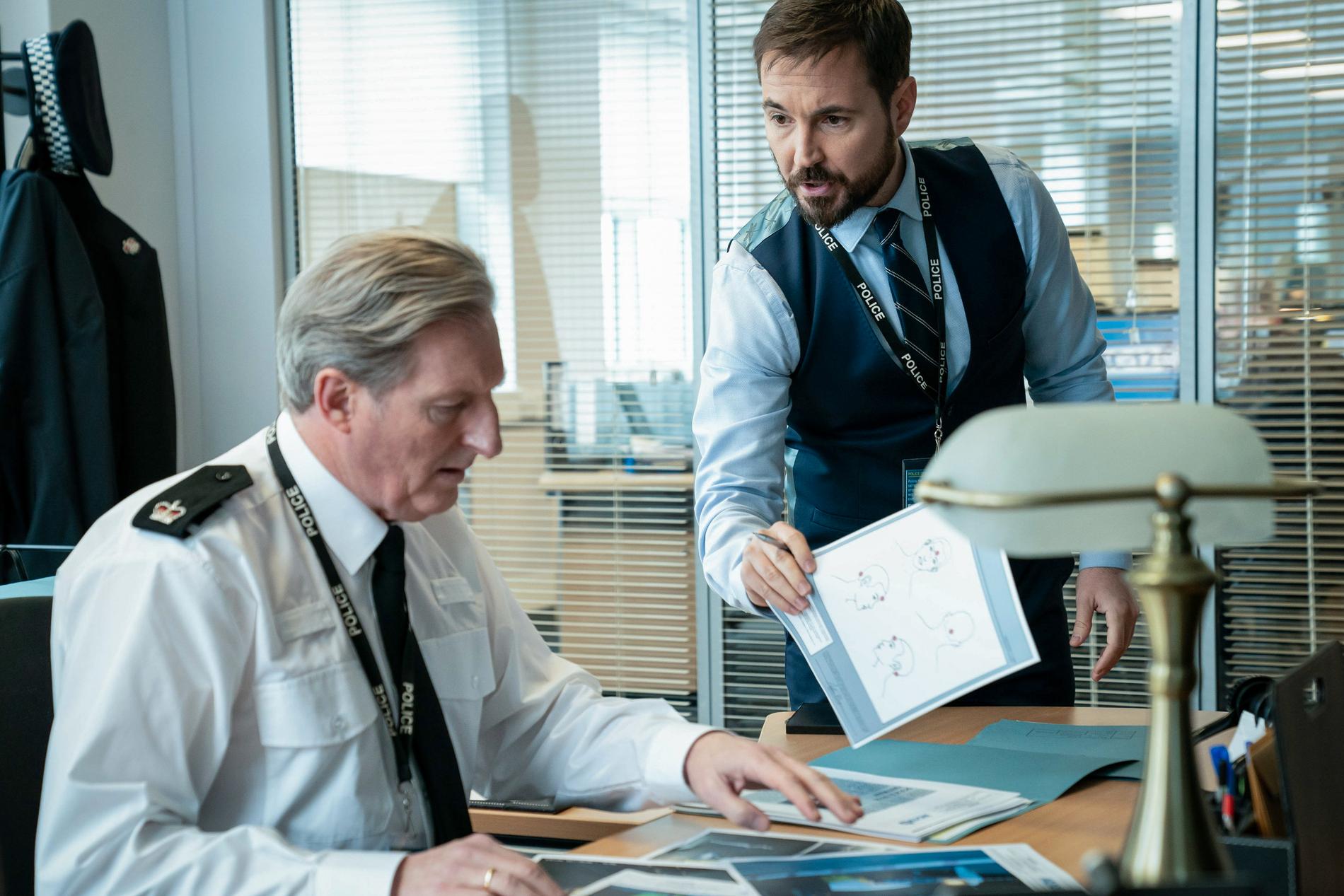 Adrian Dunbar och Martin Compston kan göra comeback i rollerna som kommissarie Ted Hastings och utredaren Steve Arnott.