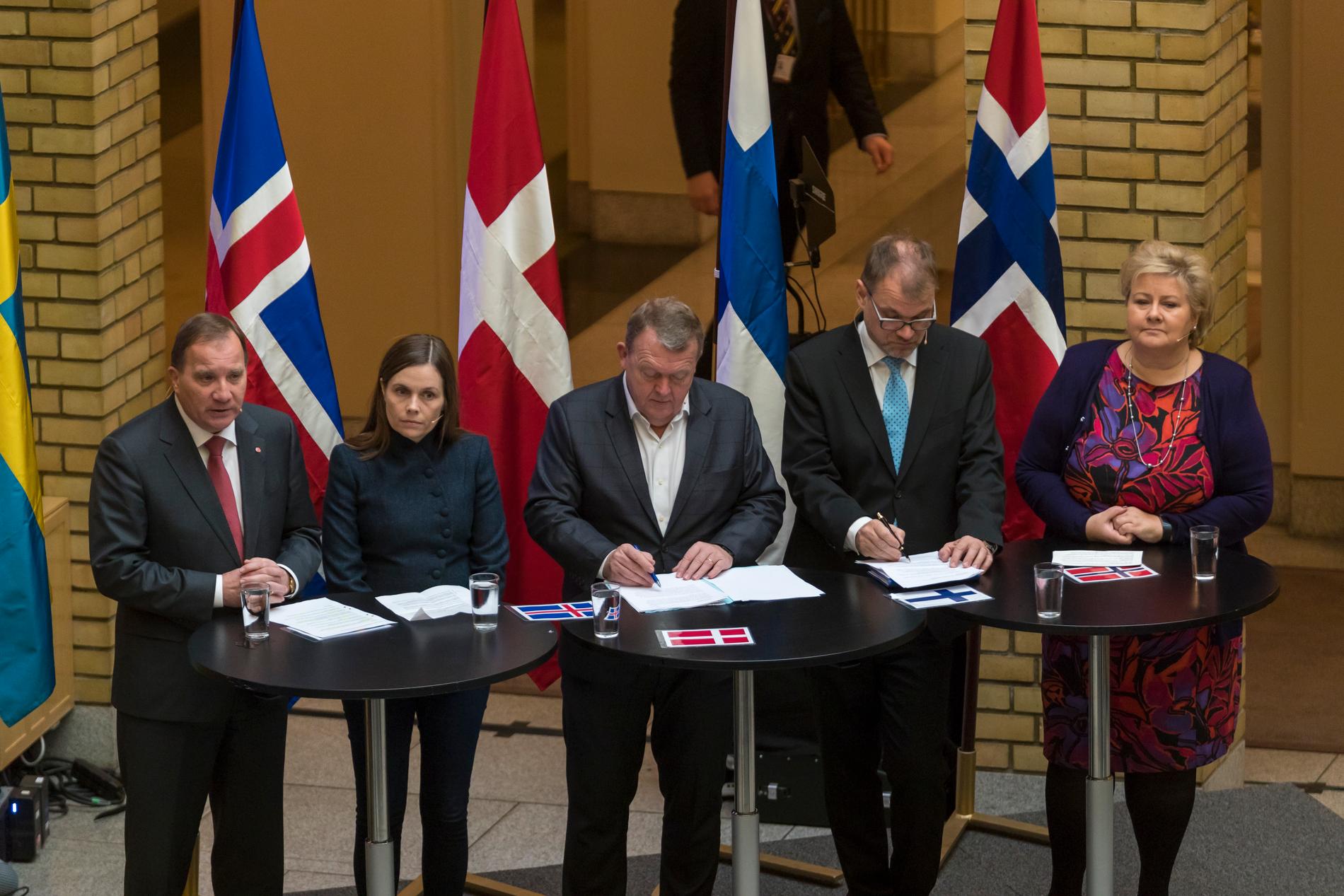Pressträff i Oslo med de nordiska statsministrarna. Danmarks Lars Løkke Rasmussen i mitten.