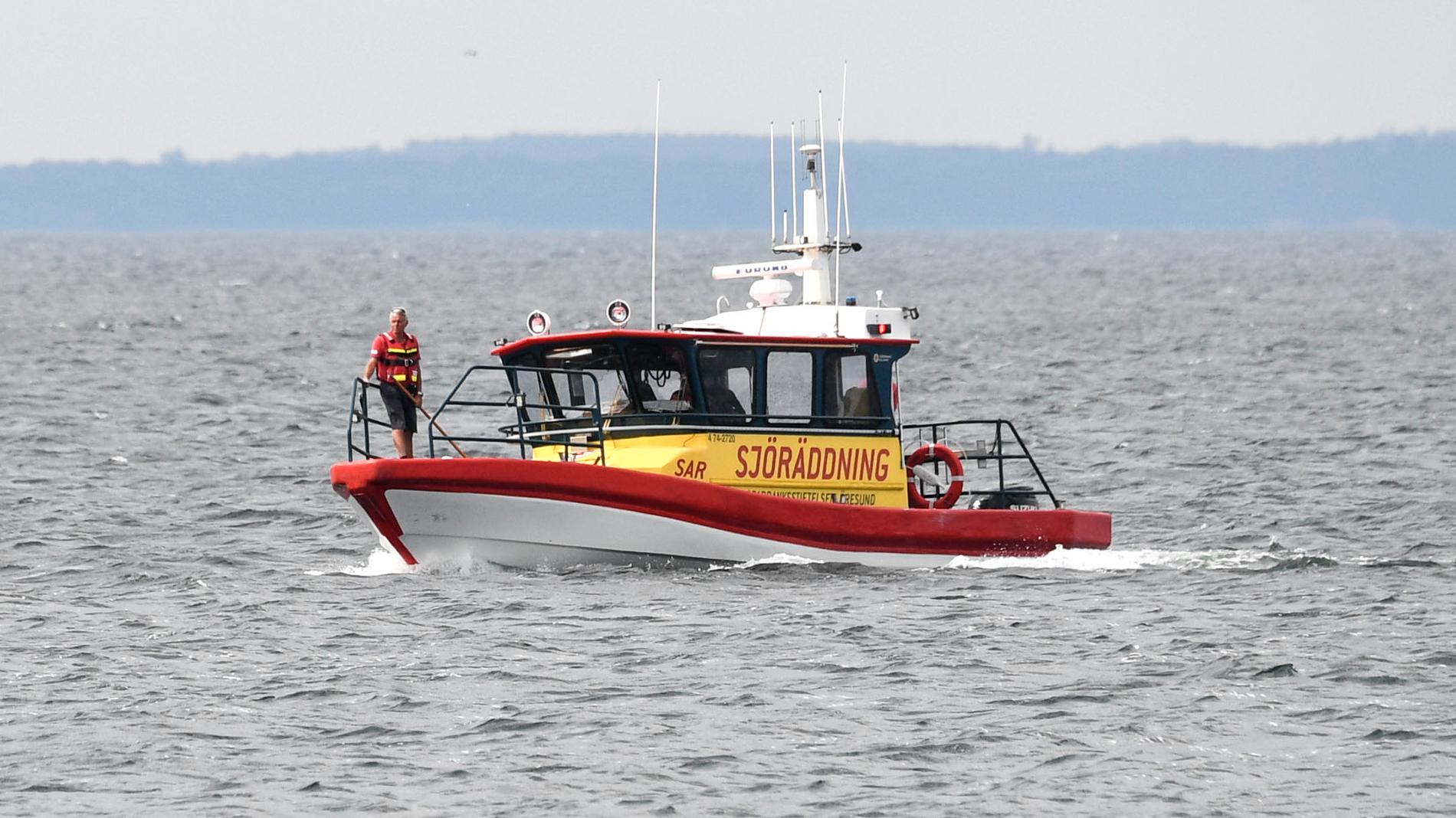 Sjöräddningen rykte ut under söndagen till den båt som hittats med två döda personer ombord. Polisen misstänker att det rör sig om en olycka med gasol. Men utredningen pågår fortfarande. Arkivbild.