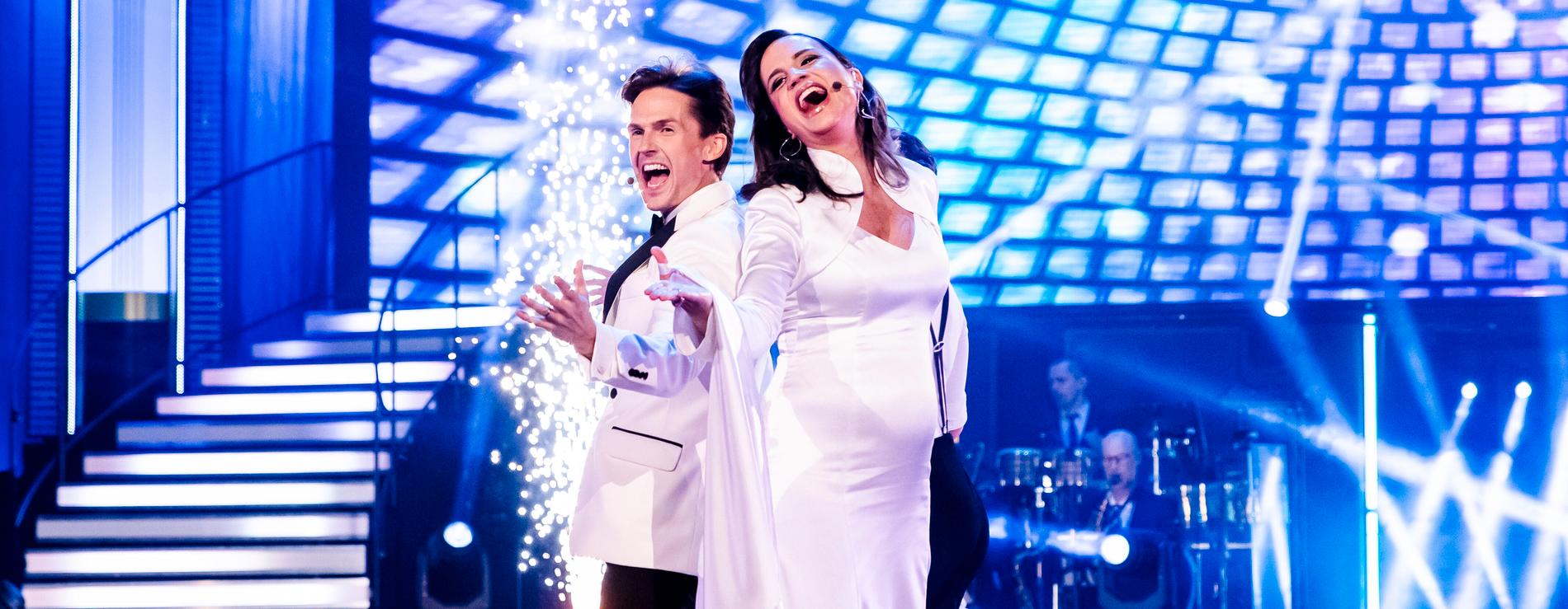 David Lindgren och Petra Mede i premiären av ”Let’s dance” i TV4.