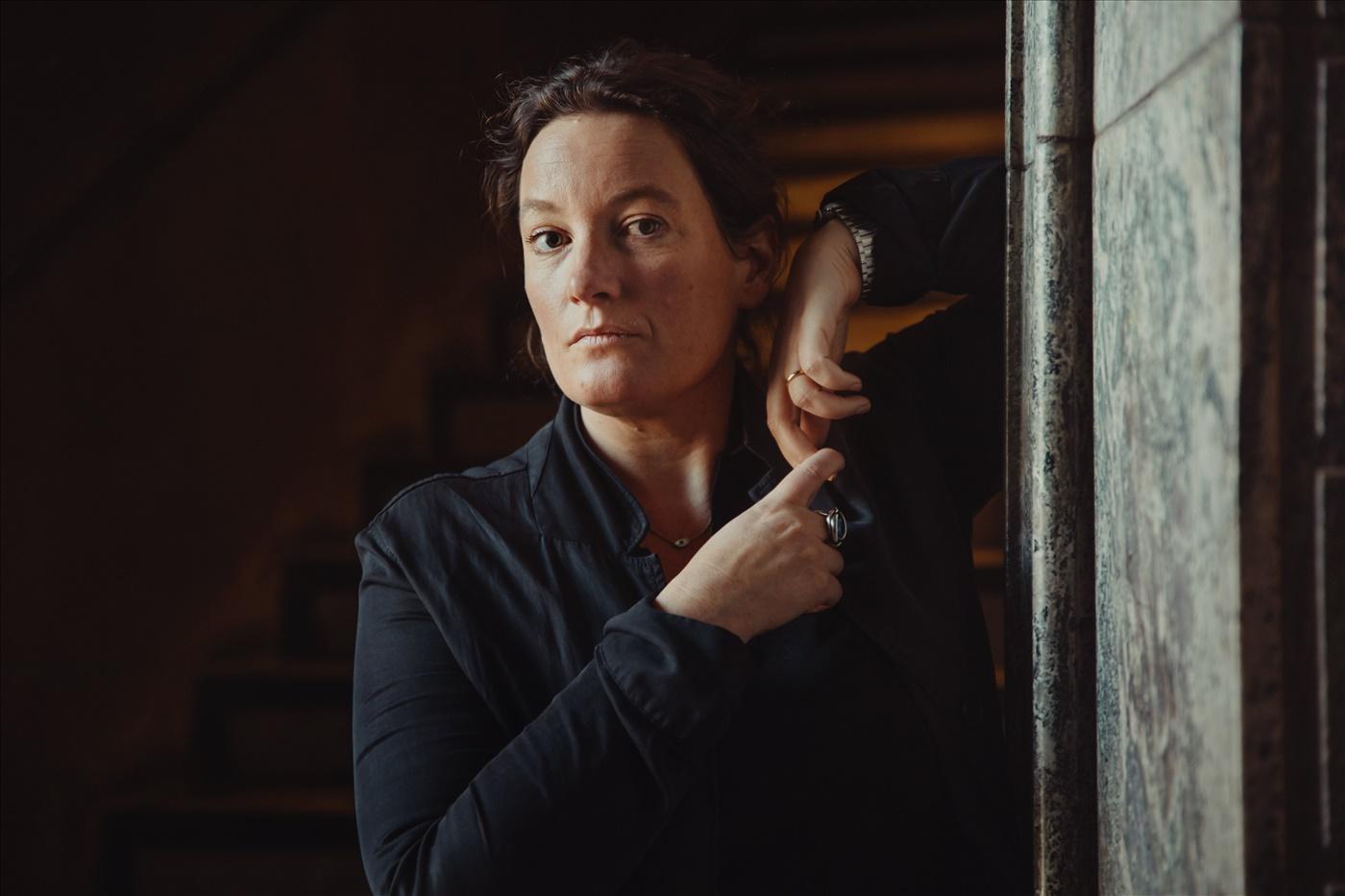 Agnes Lidbeck (född 1981) romandebuterade 2017 med ”Finna sig”, som blev en av det årets mest omtalade och omtyckta böcker och tilldelades Borås Tidnings debutantpris. Nu är Lidbeck aktuell med sin femte roman, ”All min kärlek”.