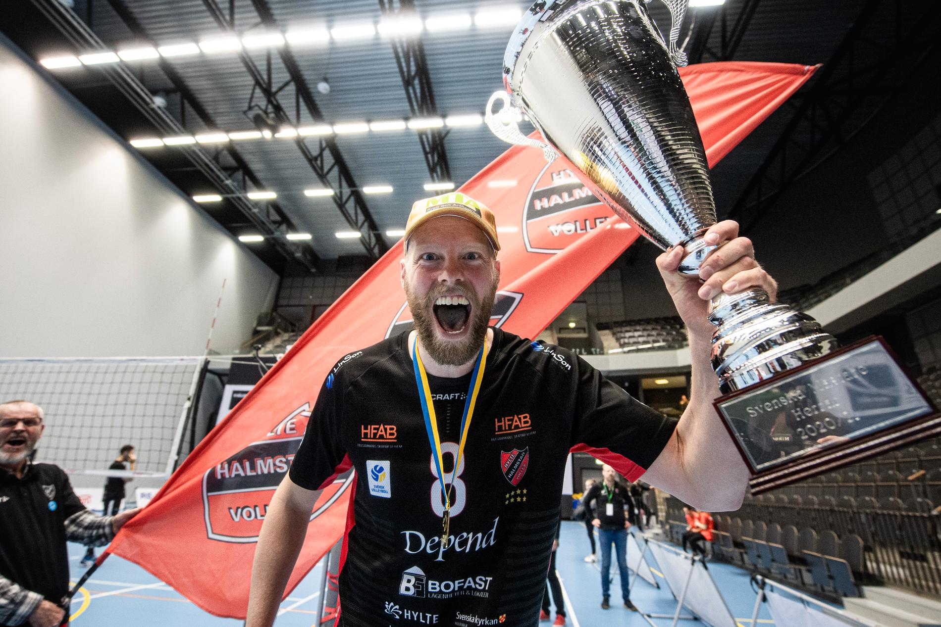 Hylte/Halmstads Marcus Nilsson jublar efter SM-guldet 2021. 