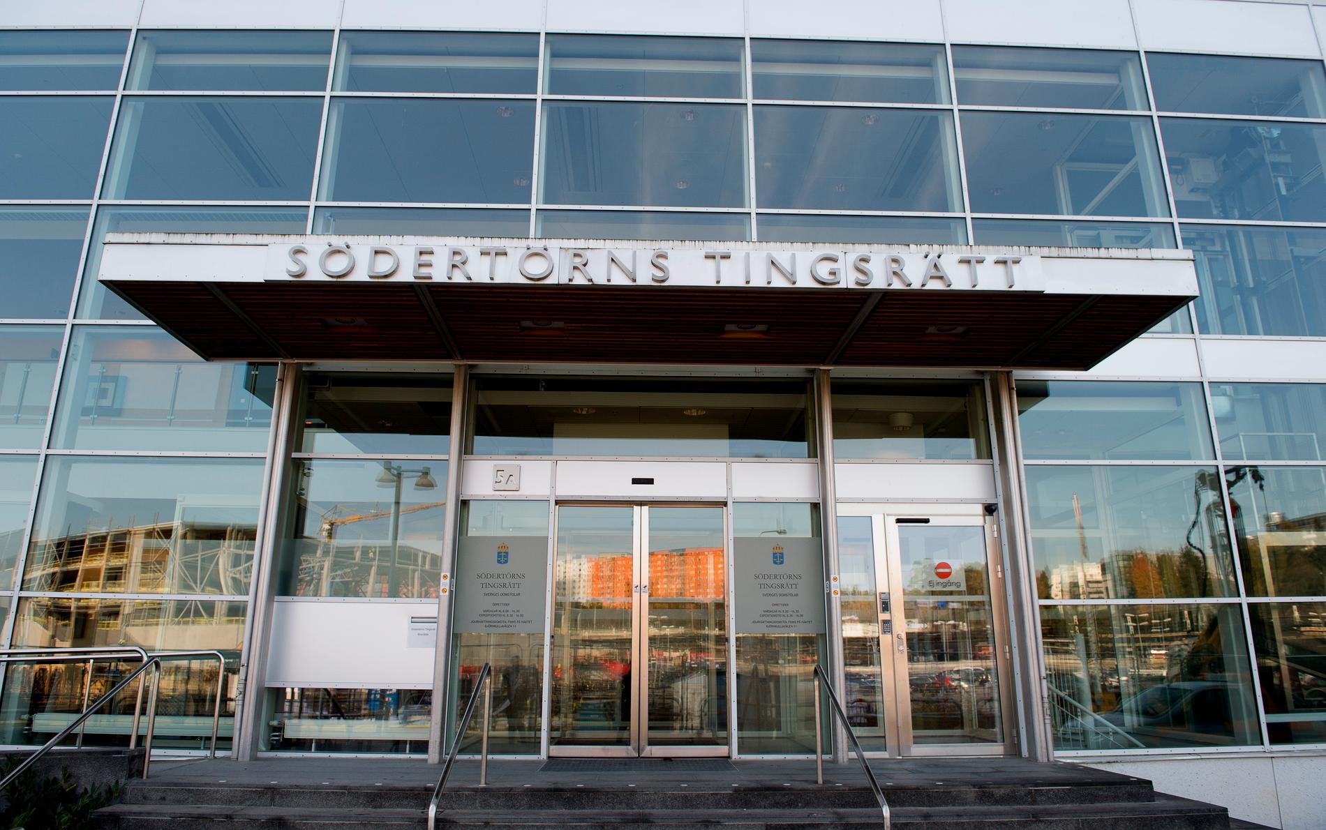Huvudförhandlingen i Södertörns tingsrätt inleddes klockan 13 på onsdagen. Arkivbild.