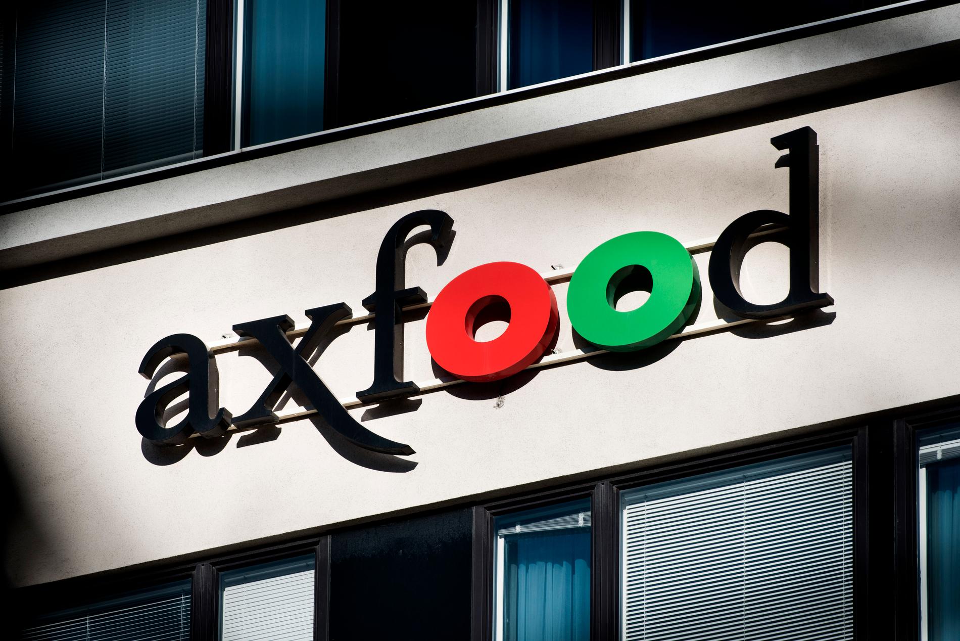 Axfood är en dagligvaru-  och detalhandel genom Willys och Hemköp.