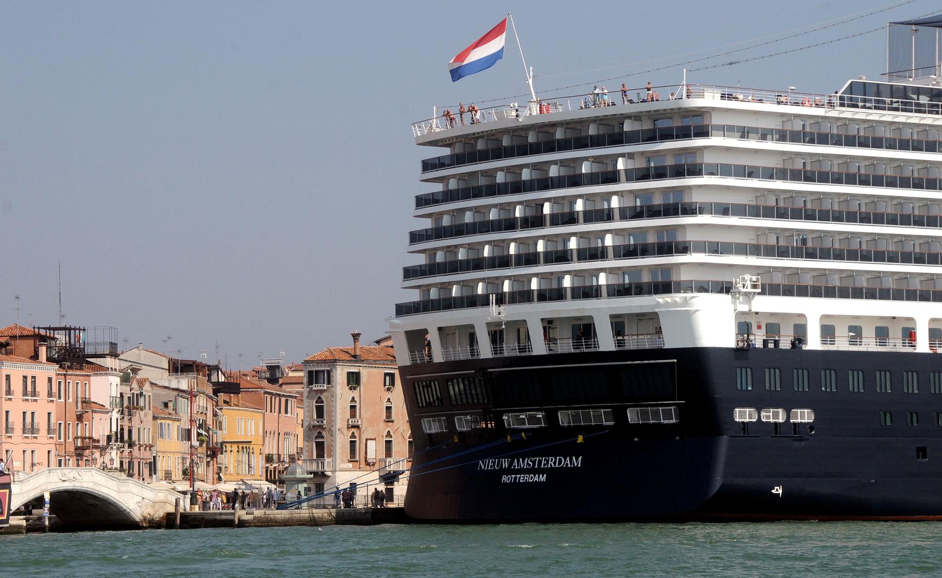Fartyget avgår från Venedig, där kryssningen också avslutas.