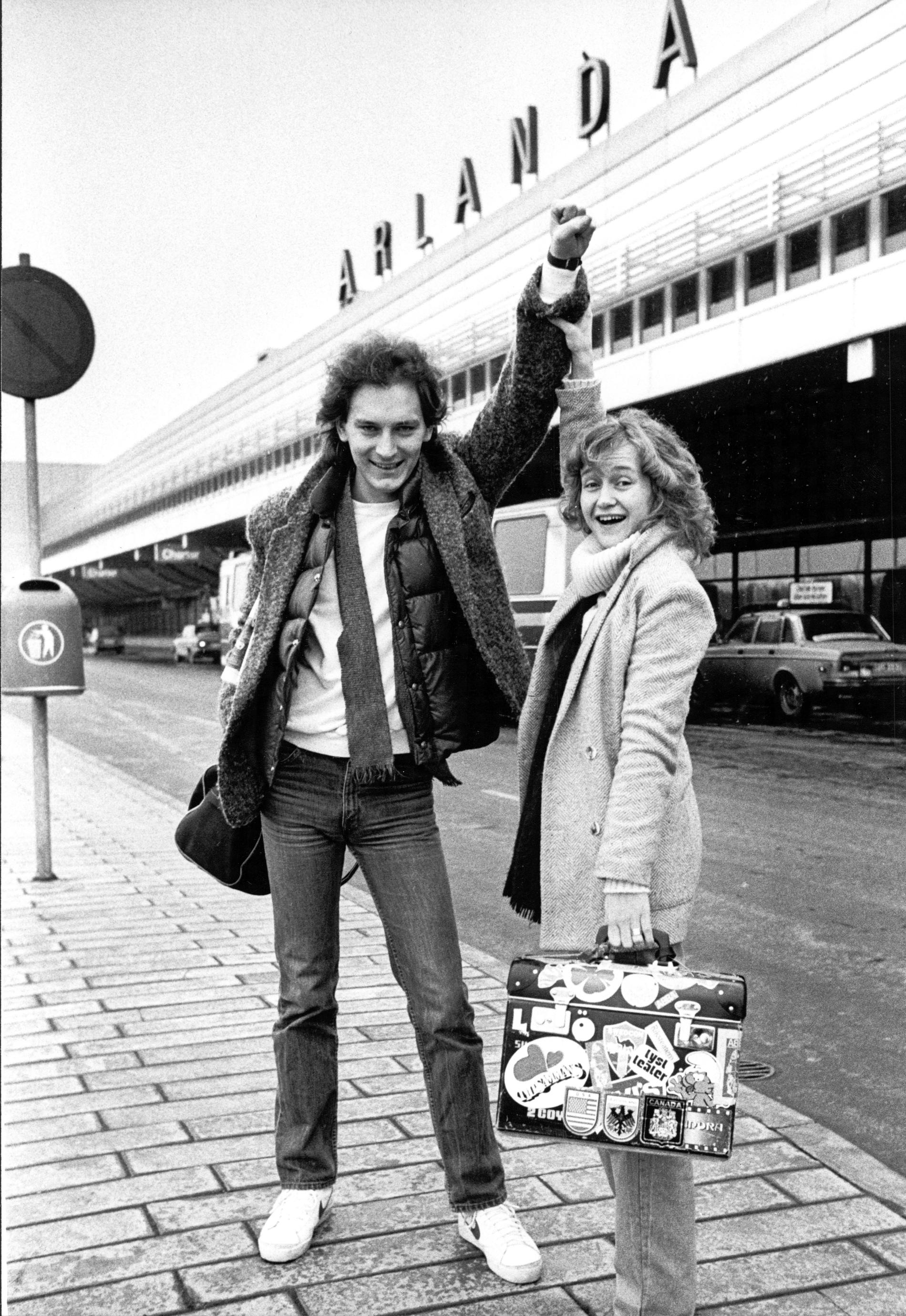 Dagen efter att Tomas Ledin tagit hem segern i Melodifestivalen 1980 och Liza Öhman slutat trea flög de till Japan för att fortsätta jobbet som Abbas kör.
