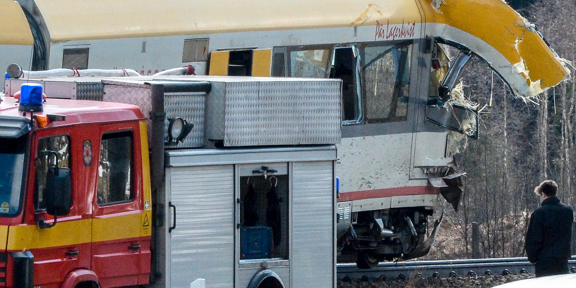 Olyckan vid Måletorp kostade en lastbilschaufför livet. Ett tiotal personer skadades. Nu kräver Region Jönköping miljonbelopp av Trafikverket. 